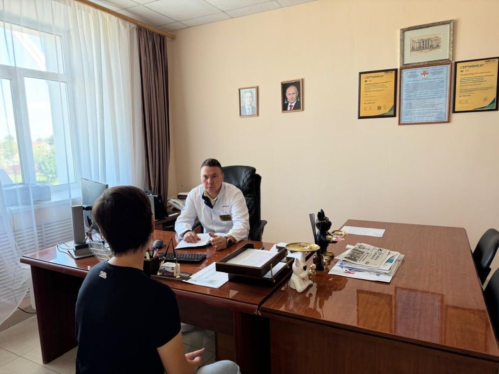 В Малоязовской центральной районной больнице состоялся личный приём граждан главным врачом Рудольфом Фахретдиновым